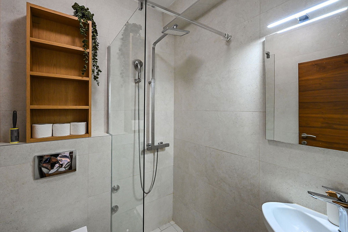 216